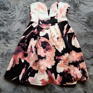 Floral strapless dress